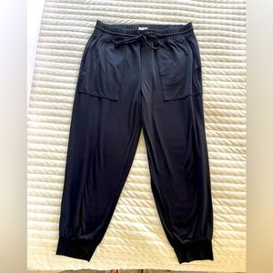 LOU & GREY Luvstretch black joggers from LOFT. Size Large. VGUC.